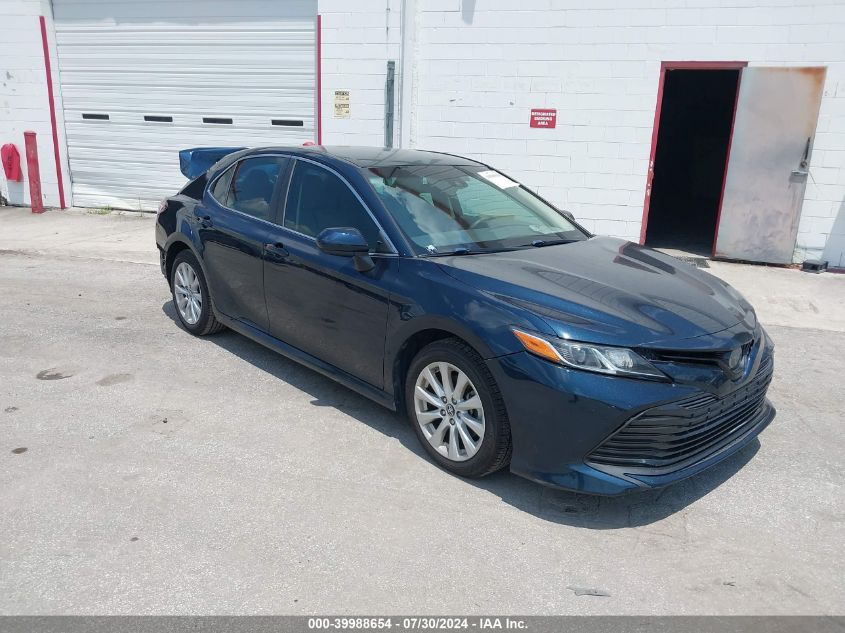 4T1B11HK4JU641952 2018 TOYOTA CAMRY - Image 1