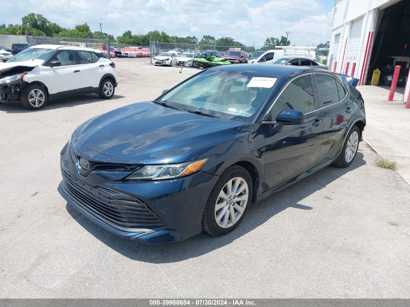 4T1B11HK4JU641952 2018 TOYOTA CAMRY - Image 2