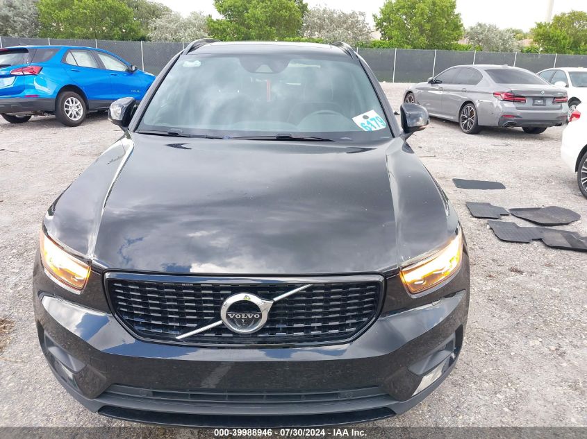 2022 Volvo Xc40 T5 R-Design VIN: YV4162UM3N2666189 Lot: 39988946