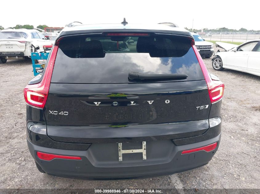 2022 Volvo Xc40 T5 R-Design VIN: YV4162UM3N2666189 Lot: 39988946