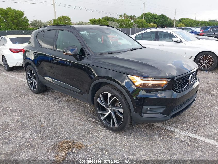 2022 Volvo Xc40 T5 R-Design VIN: YV4162UM3N2666189 Lot: 39988946