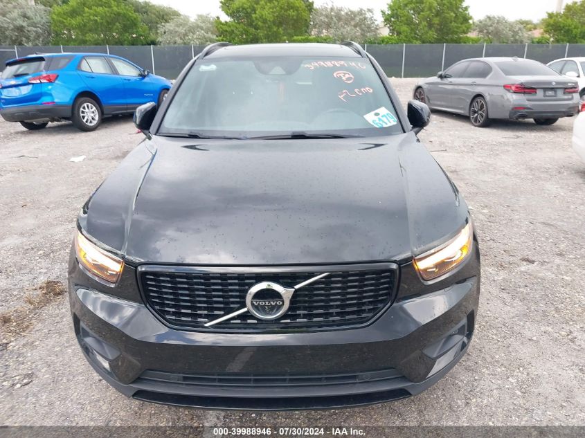 2022 Volvo Xc40 T5 R-Design VIN: YV4162UM3N2666189 Lot: 39988946