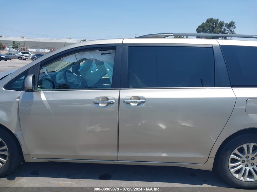 2015 Toyota Sienna Xle 8 Passenger VIN: 5TDYK3DC7FS553141 Lot: 39989079