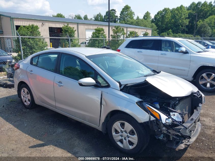 3KPFK4A76HE026872 2017 KIA FORTE - Image 1