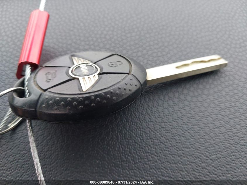 2006 Mini Cooper S S VIN: WMWRE335X6TJ35671 Lot: 39989646