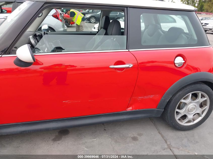 2006 Mini Cooper S S VIN: WMWRE335X6TJ35671 Lot: 39989646