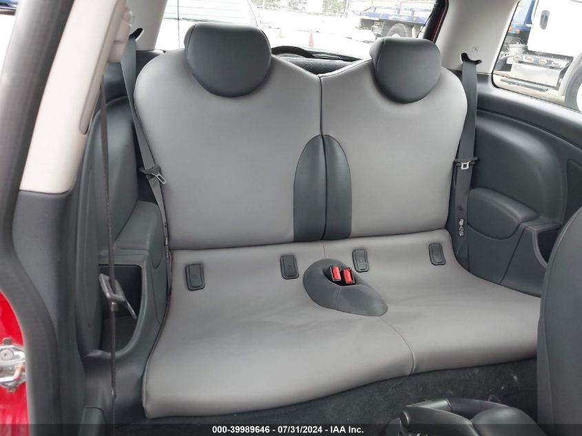 2006 Mini Cooper S S VIN: WMWRE335X6TJ35671 Lot: 39989646