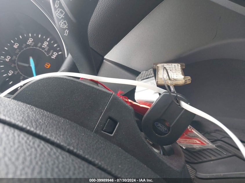 VIN 1FMCU0GD1JUA52236 2018 FORD ESCAPE SE