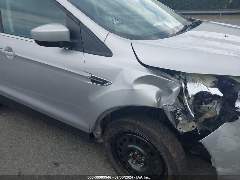 VIN 1FMCU0GD1JUA52236 2018 FORD ESCAPE SE