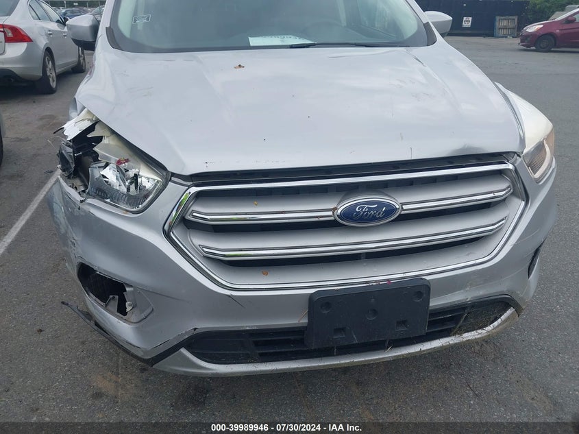 VIN 1FMCU0GD1JUA52236 2018 FORD ESCAPE SE