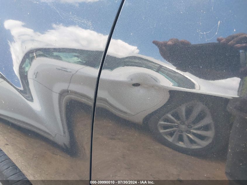 2011 Chevrolet Equinox 2Lt VIN: 2CNALPEC6B6388266 Lot: 39990010