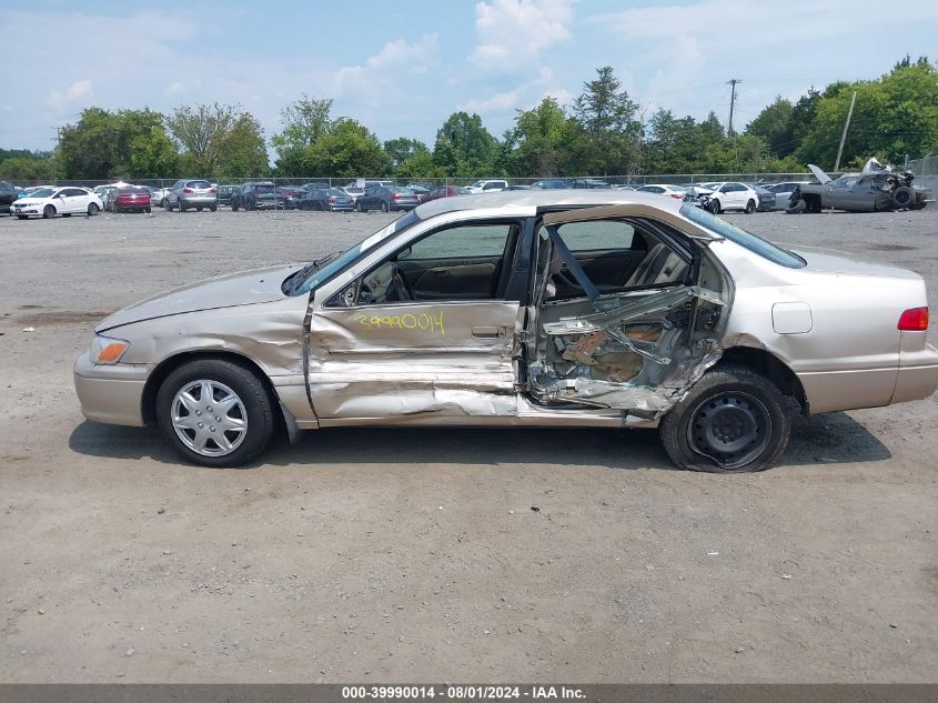 2000 Toyota Camry Ce/Le/Xle VIN: JT2BG22K8Y0447470 Lot: 39990014