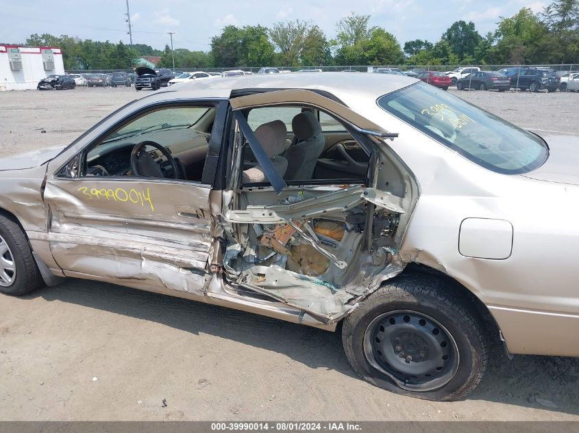 2000 Toyota Camry Ce/Le/Xle VIN: JT2BG22K8Y0447470 Lot: 39990014