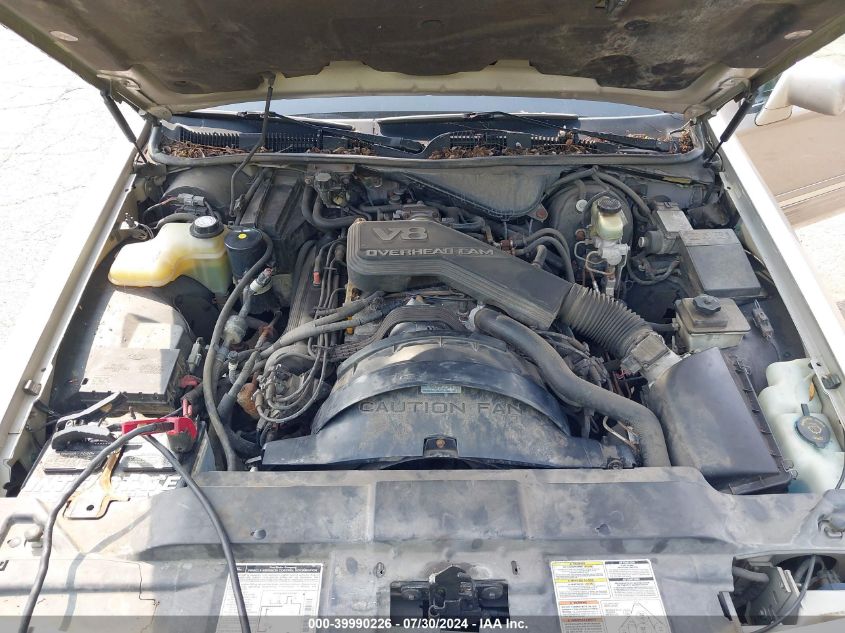 1995 Lincoln Town Car Executive VIN: 1LNLM81W9SY700070 Lot: 39990226