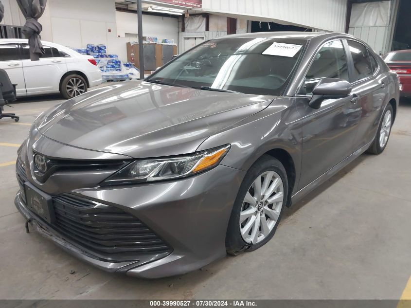 4T1B11HK9JU099814 2018 TOYOTA CAMRY - Image 2