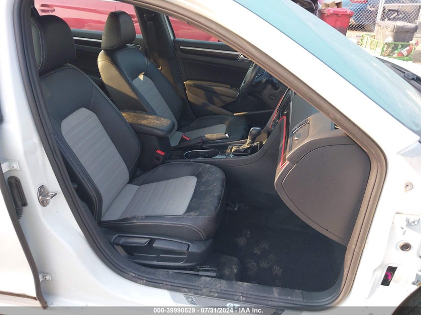 VIN 1VWJM7A34JC037219 2018 VOLKSWAGEN PASSAT 3.6L V6 GT