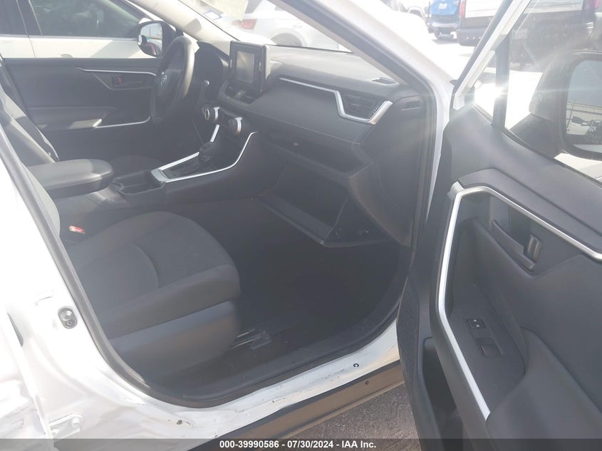 2019 TOYOTA RAV4 LE - JTMH1RFV9KD018760