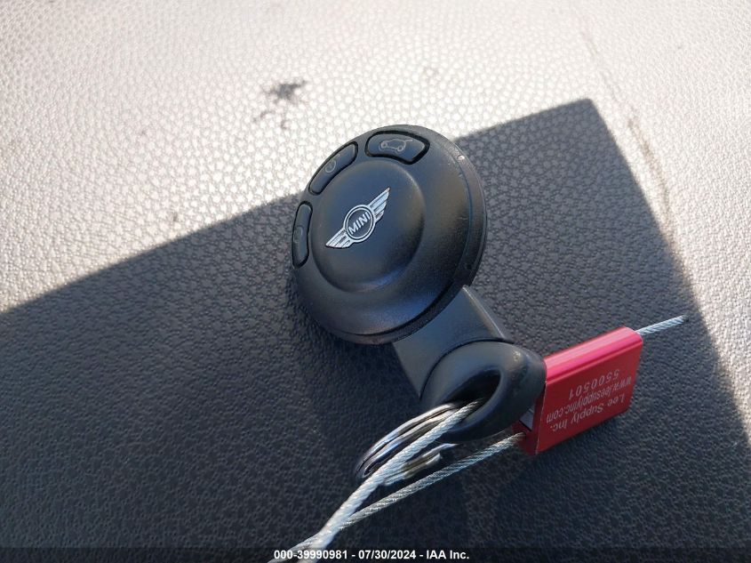 2010 Mini Cooper S S VIN: WMWMF7C57ATZ72806 Lot: 39990981