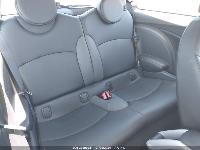 2010 Mini Cooper S S VIN: WMWMF7C57ATZ72806 Lot: 39990981