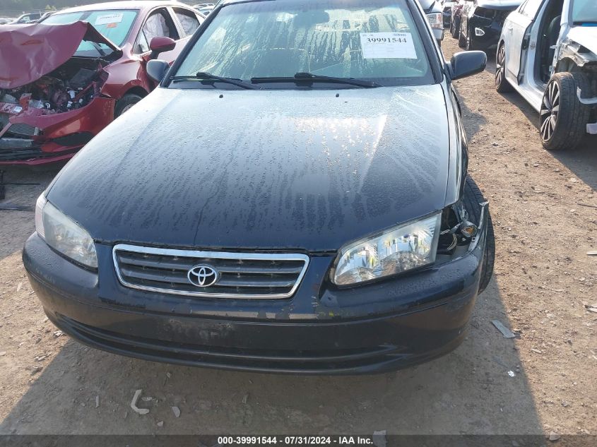 2000 Toyota Camry Le VIN: 4T1BG22K8YU979815 Lot: 39991544