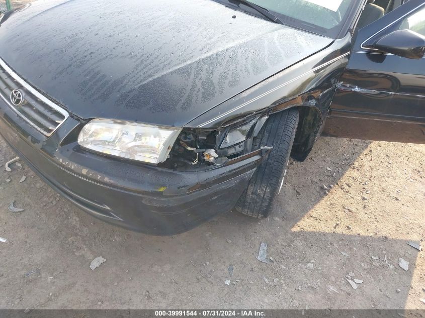 2000 Toyota Camry Le VIN: 4T1BG22K8YU979815 Lot: 39991544