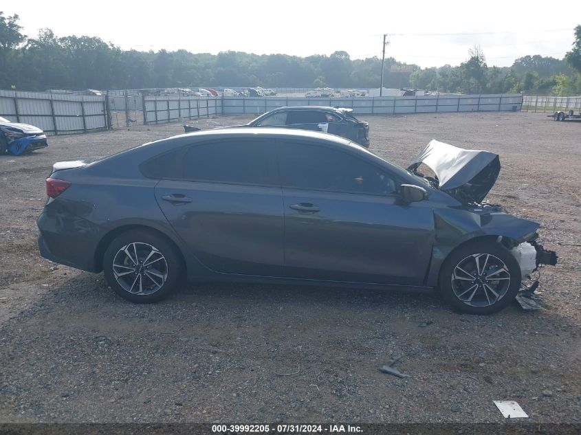 2023 Kia Forte Lxs VIN: 3KPF24AD0PE635752 Lot: 39992205