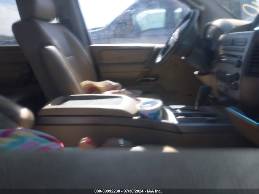 2005 Nissan Armada Le VIN: 5N1AA08A15N732819 Lot: 39992238