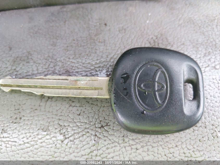 2005 Toyota Sienna Xle Limited VIN: 5TDBA22C55S053502 Lot: 39992243