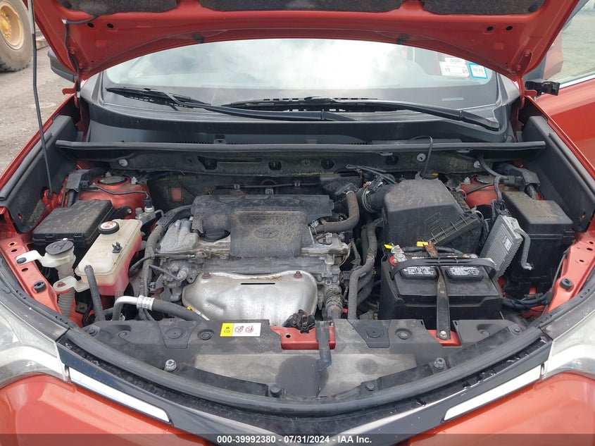 2016 TOYOTA RAV4 LE - JTMBFREV9GJ102739
