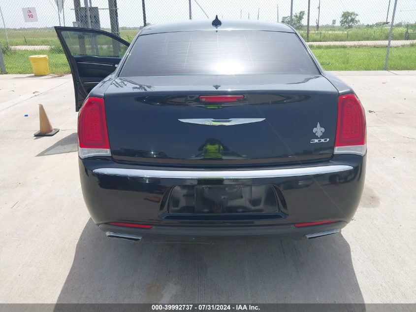 2015 Chrysler 300 Limited VIN: 2C3CCAAGXFH772553 Lot: 39992737