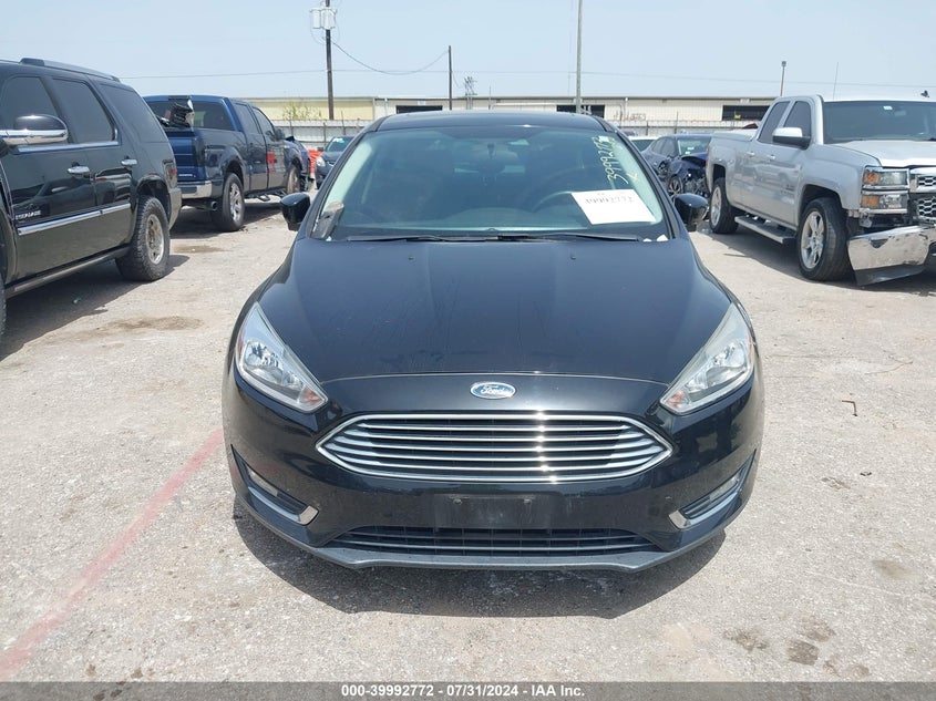 VIN 1FADP3N20JL232970 2018 FORD FOCUS TITANIUM