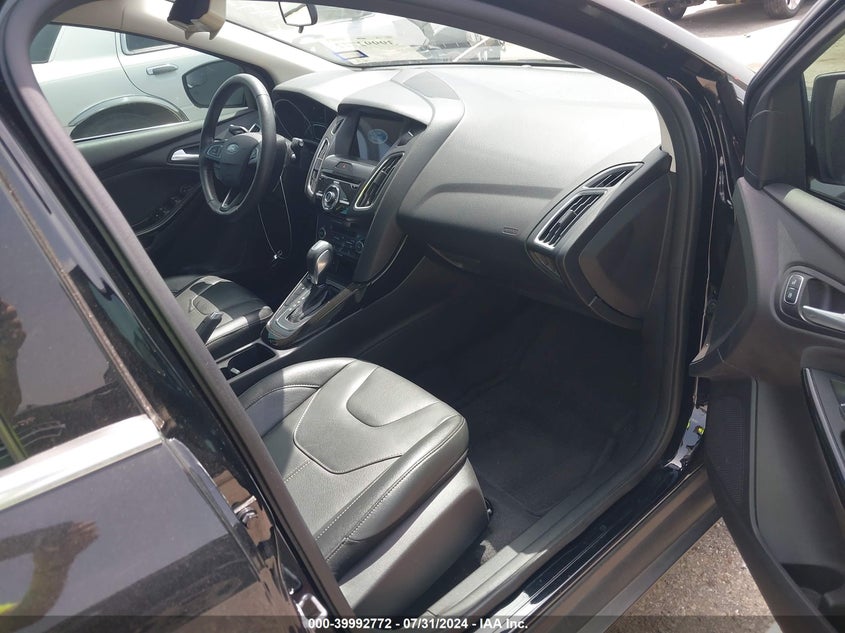 VIN 1FADP3N20JL232970 2018 FORD FOCUS TITANIUM