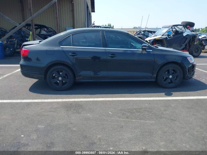 2014 VOLKSWAGEN JETTA SEDAN - 3VWDL7AJ2EM392215