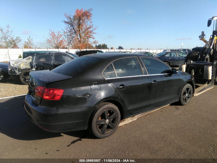 2014 VOLKSWAGEN JETTA SEDAN - 3VWDL7AJ2EM392215