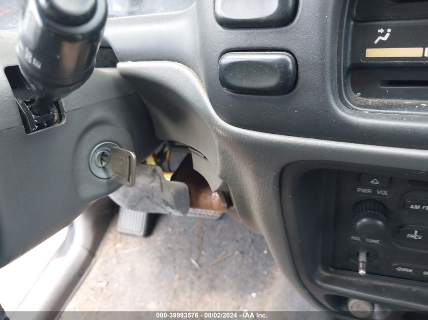 2001 Chevrolet Tracker Hard Top Lt VIN: 2CNBE634116927735 Lot: 39993576