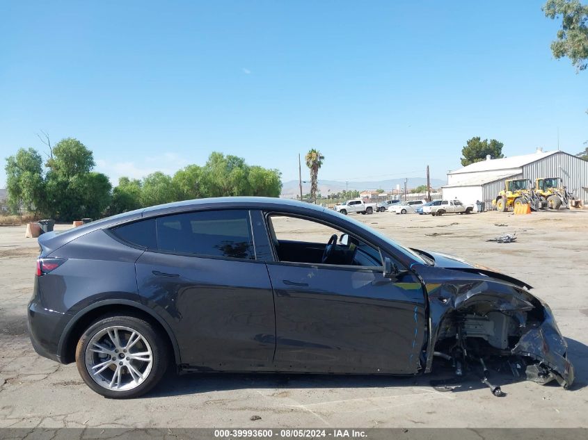 2024 Tesla Model Y Long Range Dual Motor All-Wheel Drive VIN: 7SAYGDEE3RF090790 Lot: 39993600