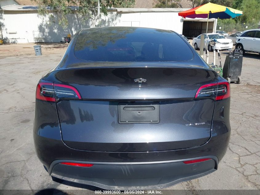 2024 Tesla Model Y Long Range Dual Motor All-Wheel Drive VIN: 7SAYGDEE3RF090790 Lot: 39993600