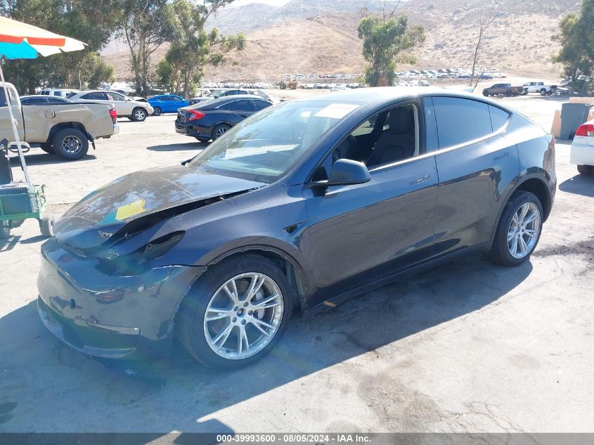 7SAYGDEE3RF090790 2024 TESLA MODEL Y - Image 2