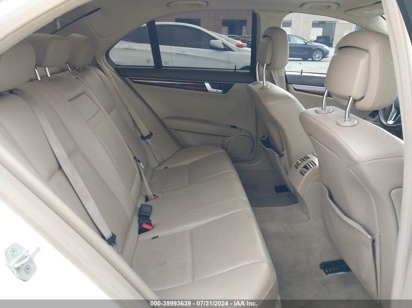 2014 Mercedes-Benz C 250 VIN: WDDGF4HB8EG237821 Lot: 39993639