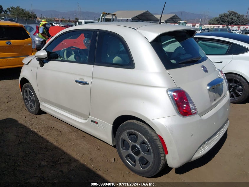 VIN 3C3CFFGE8JT466784 2018 FIAT 500E BATTERY ELECTRIC