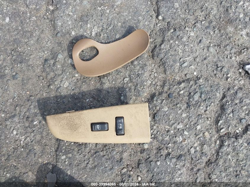 2000 Chevrolet Tahoe K1500 VIN: 1GNEK13T5YJ146371 Lot: 39994065