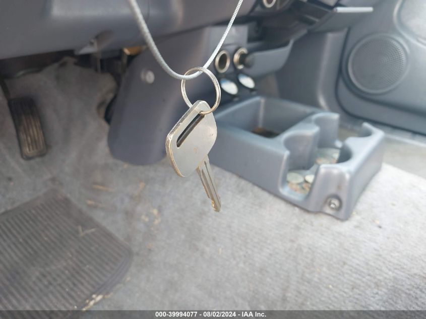 2000 Toyota Tacoma VIN: 5TEVL52N2YZ690798 Lot: 39994077