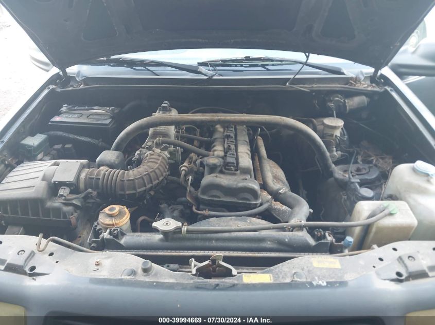 2001 Chevrolet Tracker Hard Top Base VIN: 2CNBE13C716902381 Lot: 39994669