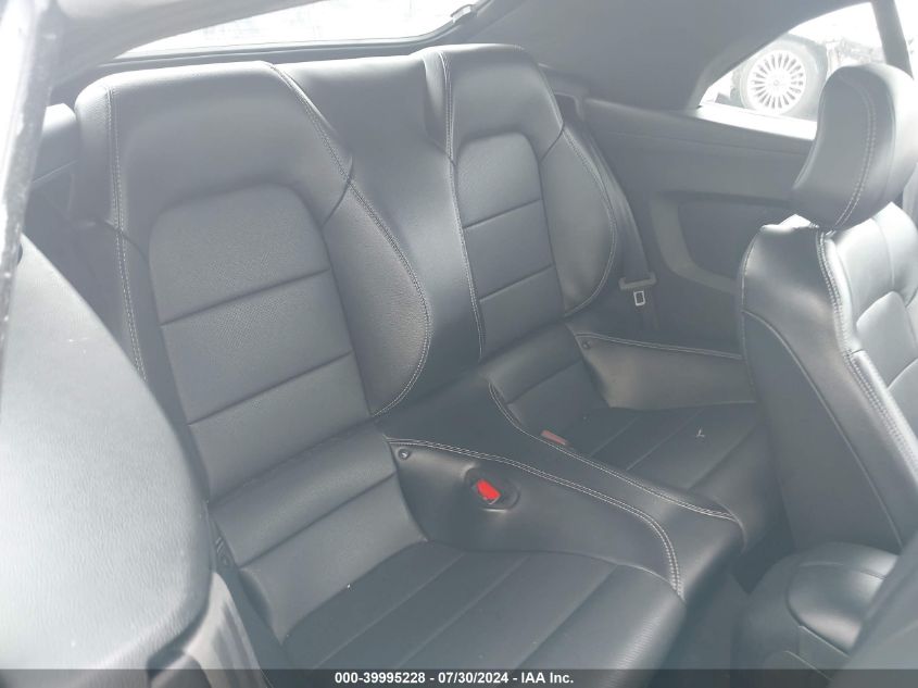 2022 Ford Mustang Ecoboost Premium VIN: 1FATP8UH6N5102670 Lot: 39995228