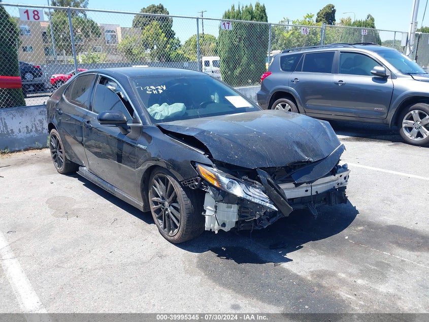 TOYOTA CAMRY XSE HYBRID 2021