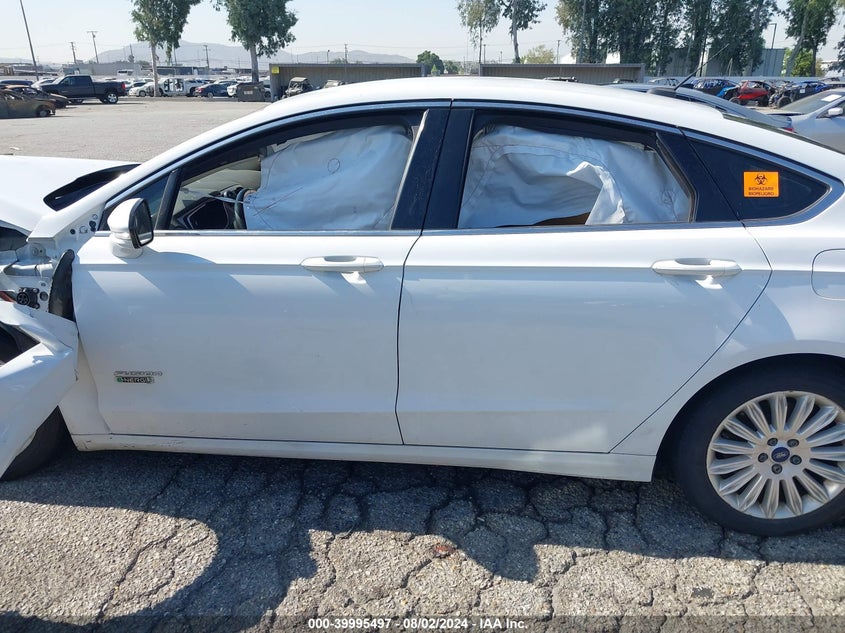 2015 Ford Fusion Energi Se Luxury VIN: 3FA6P0PUXFR214247 Lot: 39995497