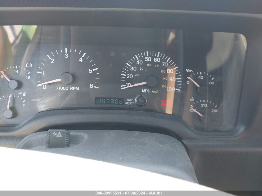 2000 Jeep Cherokee Classic VIN: 1J4FF58S7YL222146 Lot: 39995531