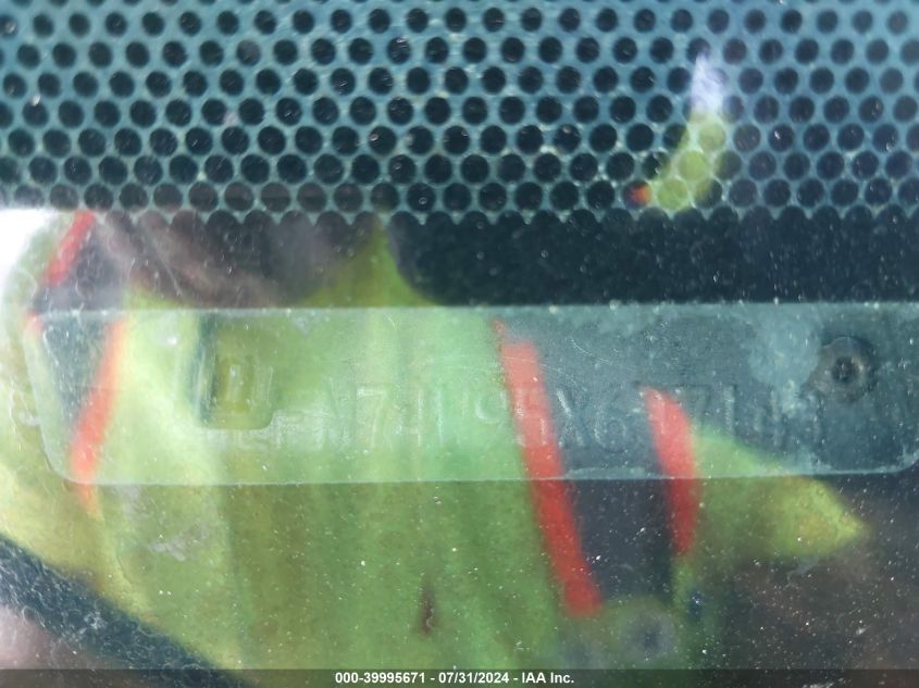 2005 Mercury Grand Marquis Gs VIN: 2MEFM74W95X637143 Lot: 39995671