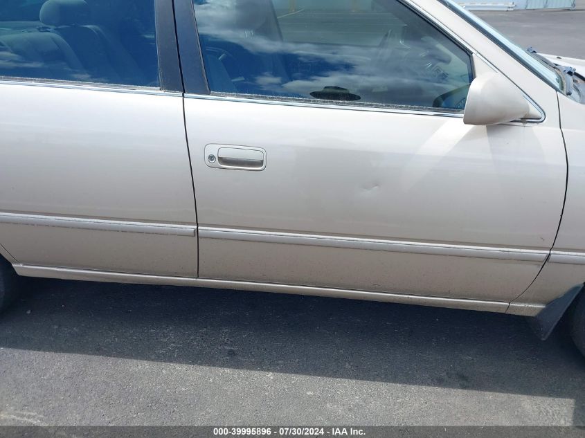 1999 Toyota Camry Le VIN: JT2BG22KXX0299773 Lot: 39995896