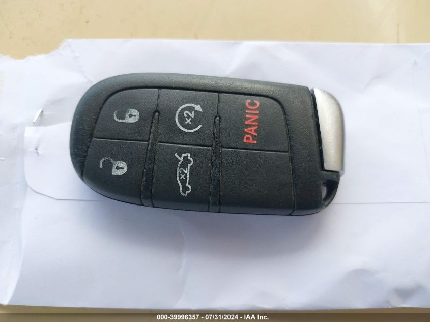 2015 Chrysler 200 Limited VIN: 1C3CCCAB9FN695049 Lot: 39996357